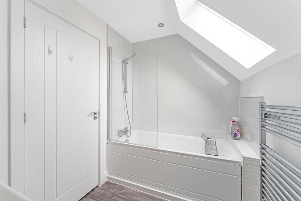 Additional property image - Wentwood Drive, Bleadon Hill - Stunning Home!