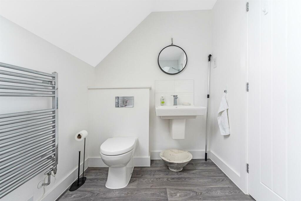 Additional property image - Wentwood Drive, Bleadon Hill - Stunning Home!