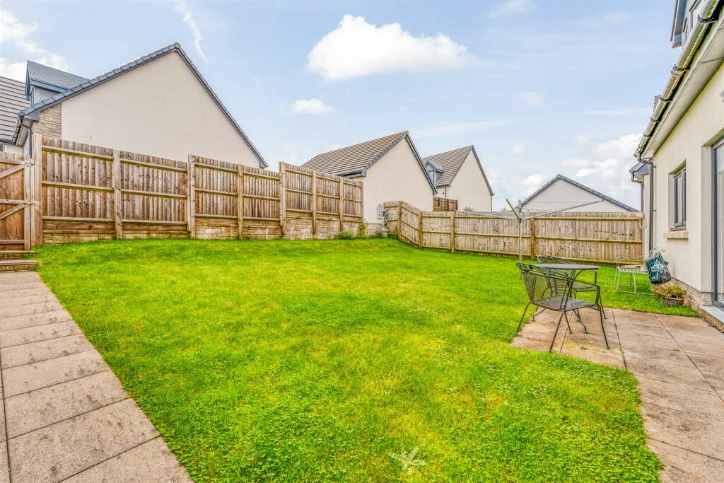Additional property image - Wentwood Drive, Bleadon Hill - Stunning Home!