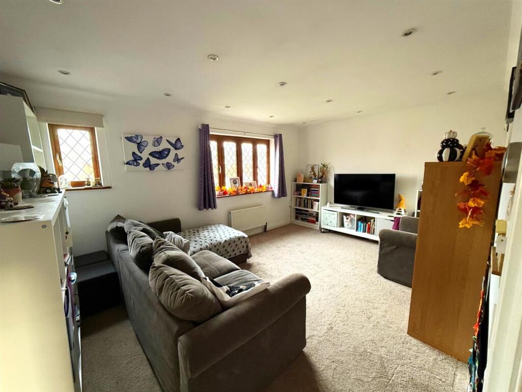 Additional property image - Home Farm Court, St. Georges, Weston-Super-Mare