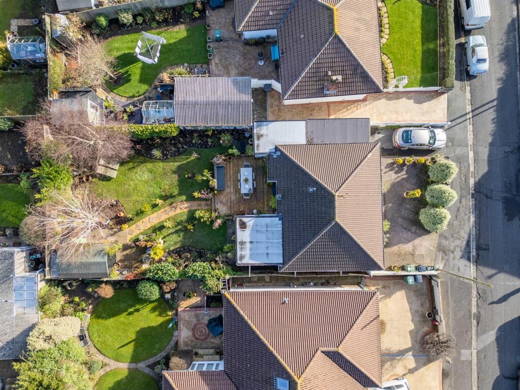 Additional property image - Pine Hill, Worle - Beautiful Bungalow