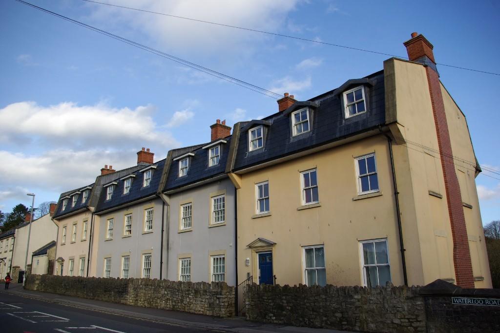 2 bedroom flat for sale in Lower Lane, Shepton Mallet, Somerset, BA4
