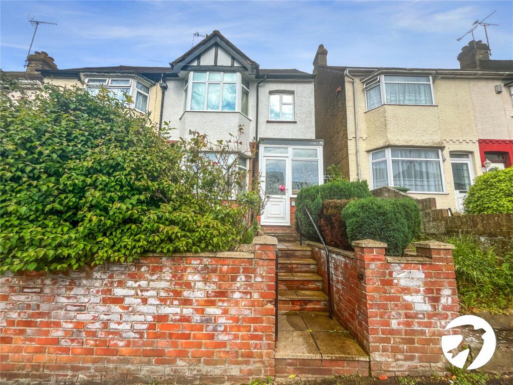 3 bedroom terraced house for sale in St Leonards Avenue, Chatham, Kent, ME4