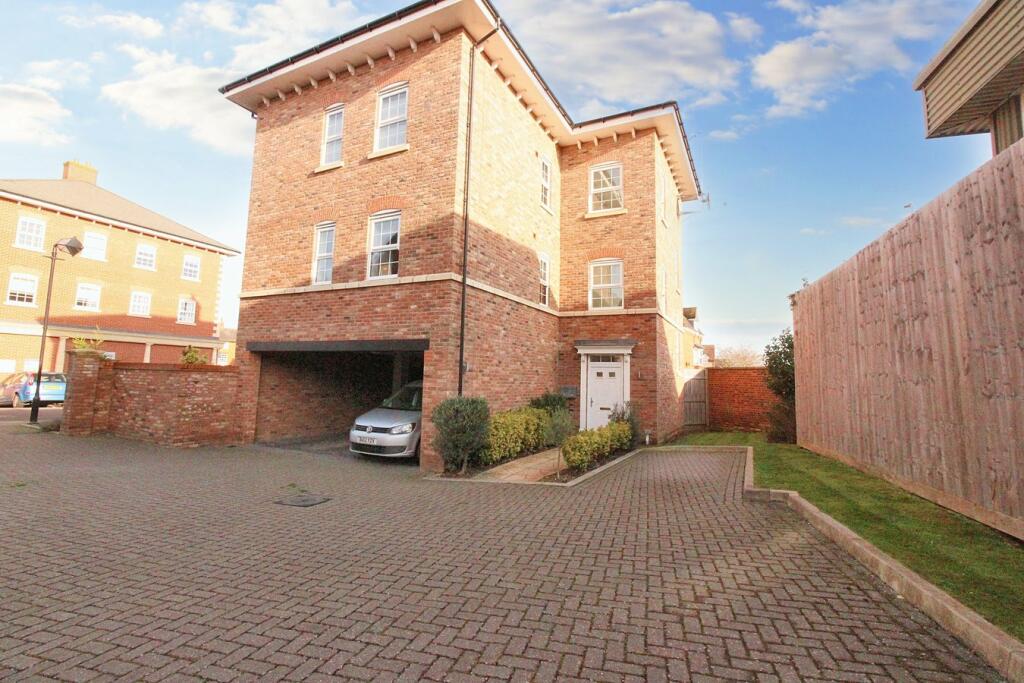 2 bedroom apartment for sale in Shepherds Place, Shefford, SG17