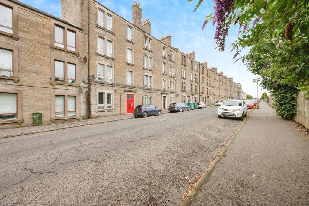 2 bedroom flat for sale in Gardner Street, Dundee, DD3