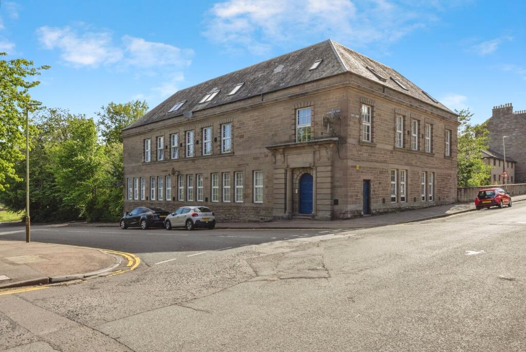 2 bedroom flat