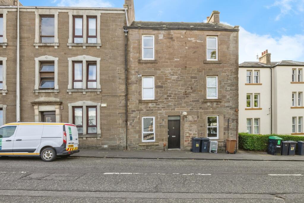 2 bedroom flat