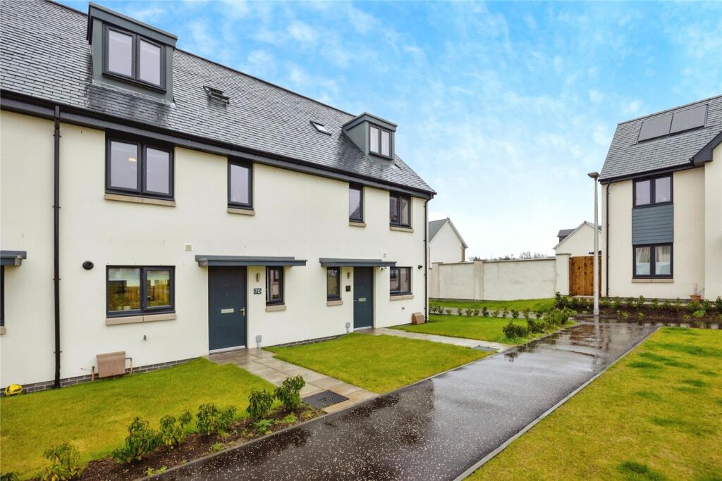4 bedroom terraced house for sale in Viscount Drive, Dalkeith