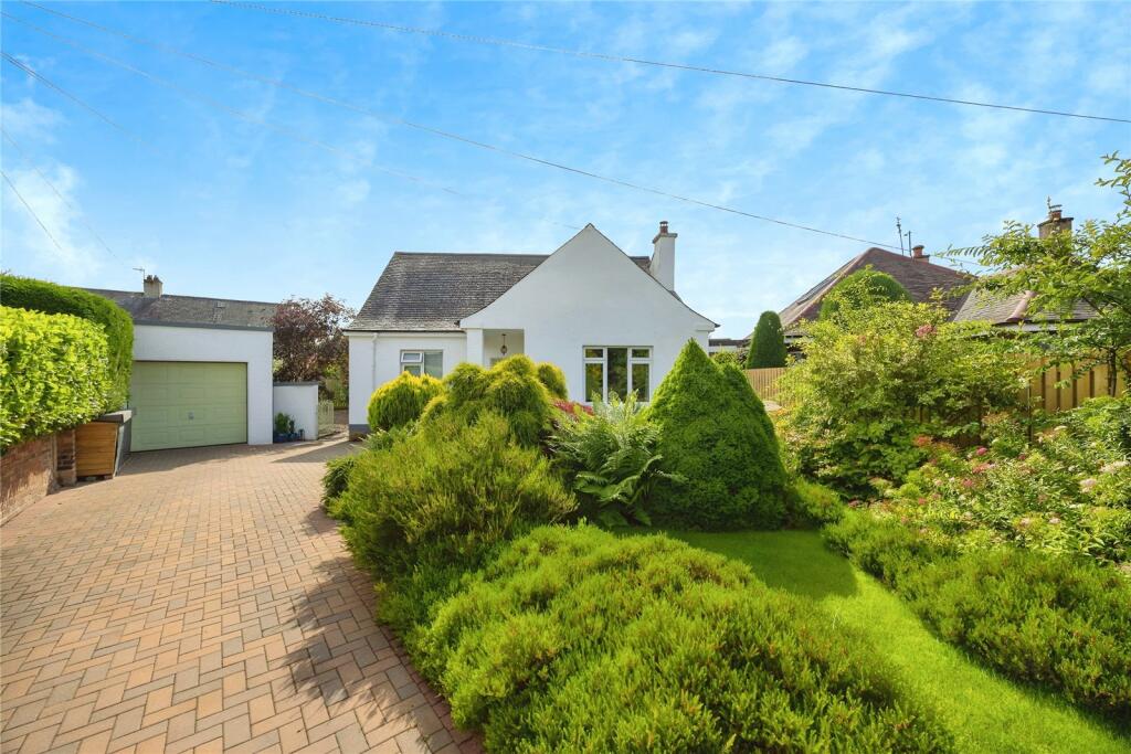 3 bedroom detached house for sale in Dundas Grove, Dalkeith, Midlothian