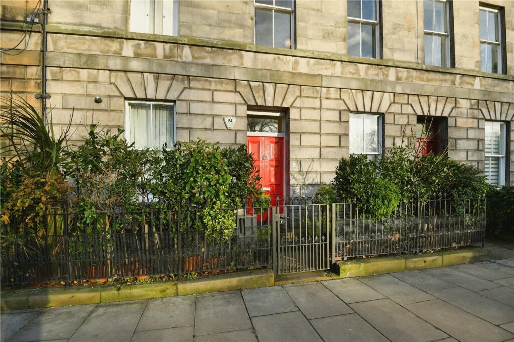 3 bedroom flat for sale in Hope Park Crescent, Edinburgh, Midlothian, EH8
