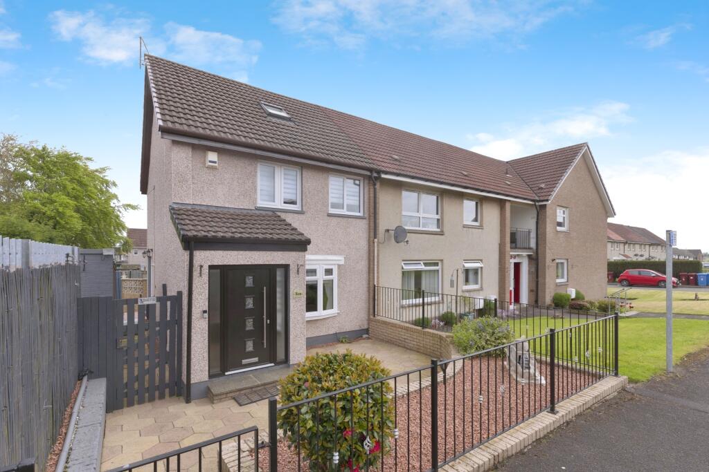 2 bedroom end of terrace house for sale in Broad Square, Blantyre