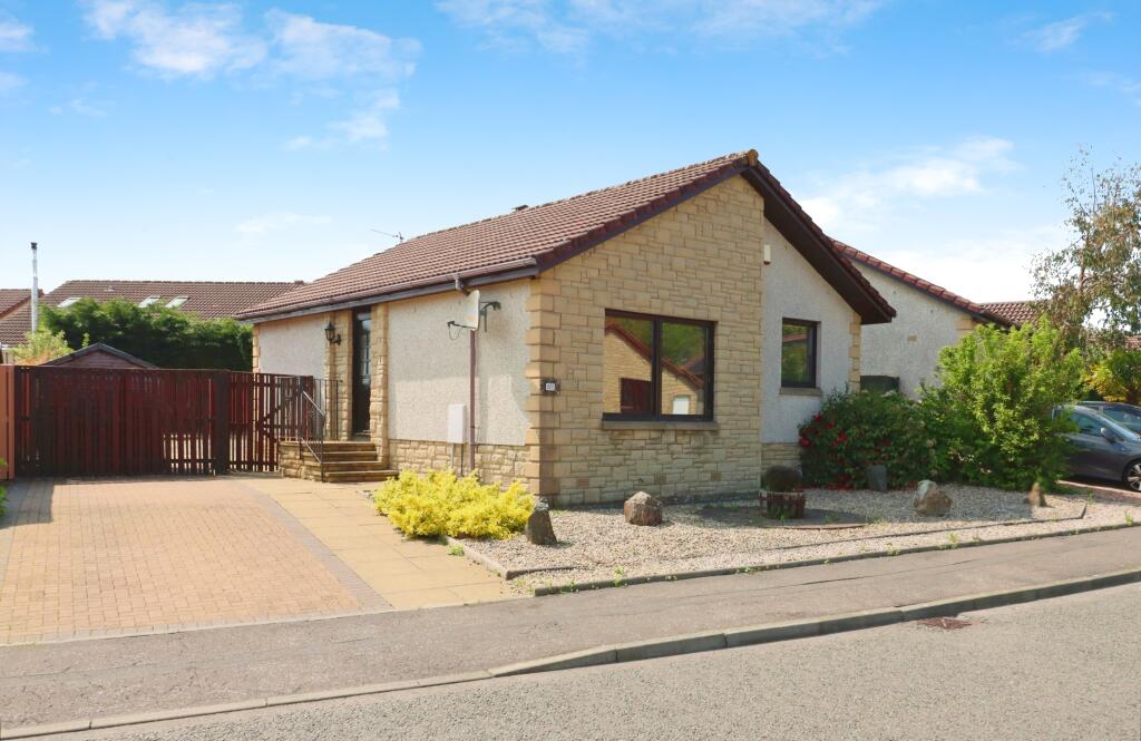 2 bedroom bungalow for sale in Queen Margaret Fauld, Dunfermline, KY12