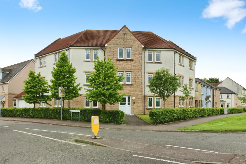 2 bedroom flat for sale in Aberdour Road, Dunfermline, Fife, KY11