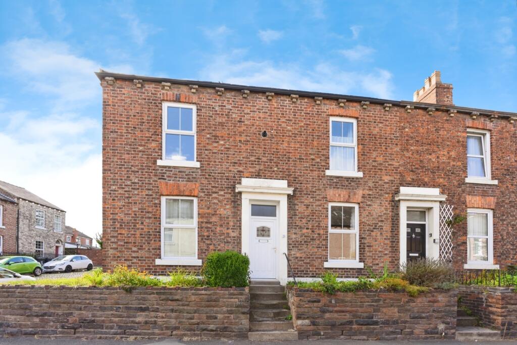 2 bedroom end of terrace house