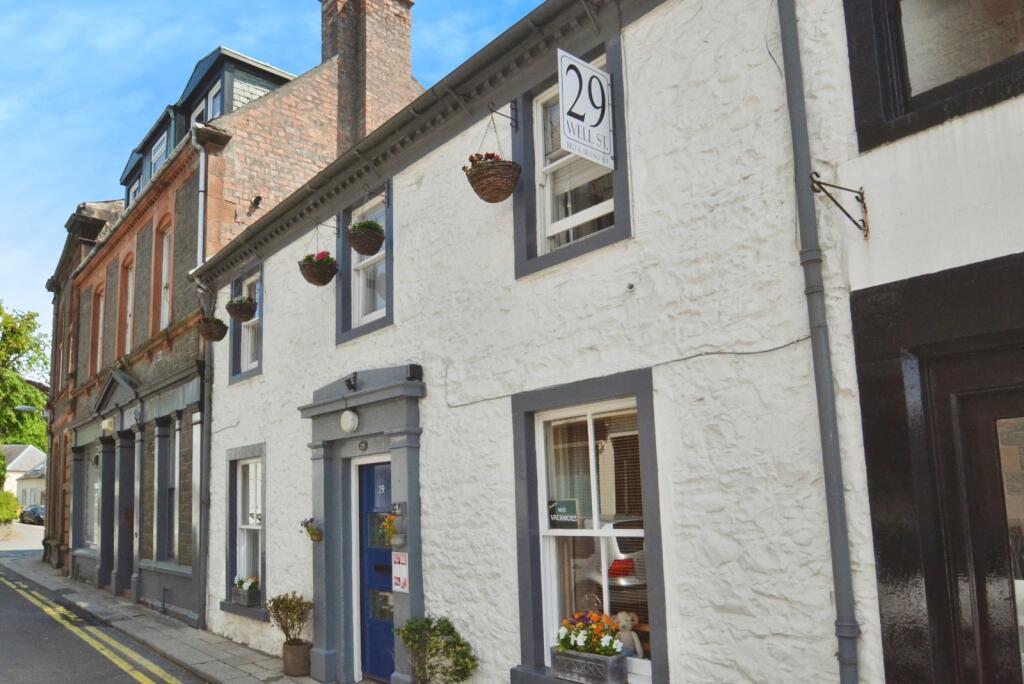 5 bedroom terraced house