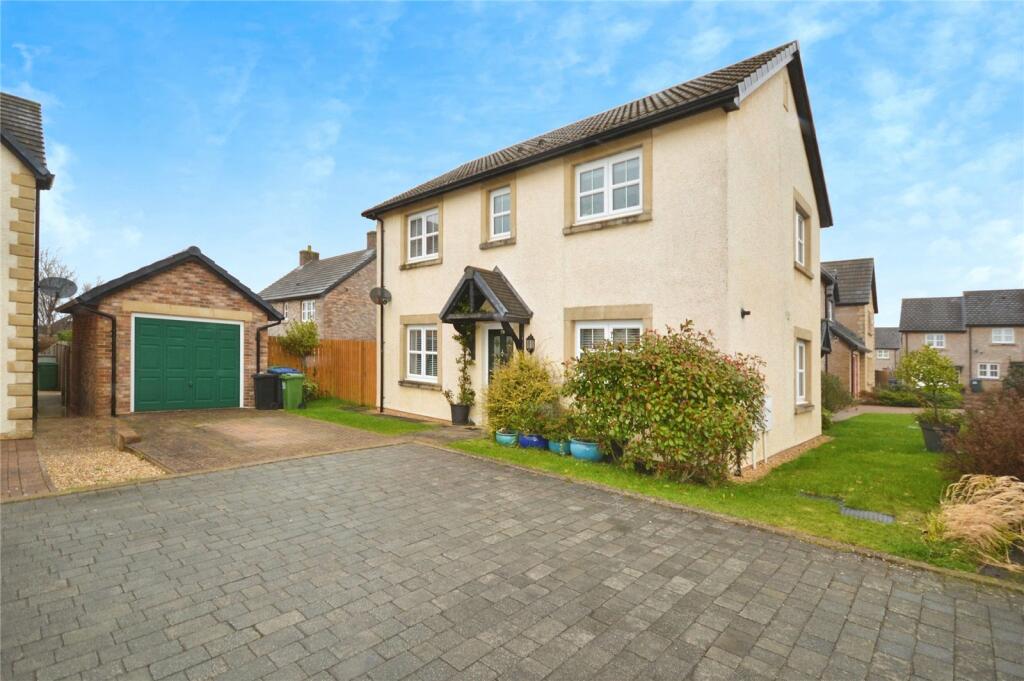 3 bedroom semidetached house for sale in Oak Drive, Stainburn