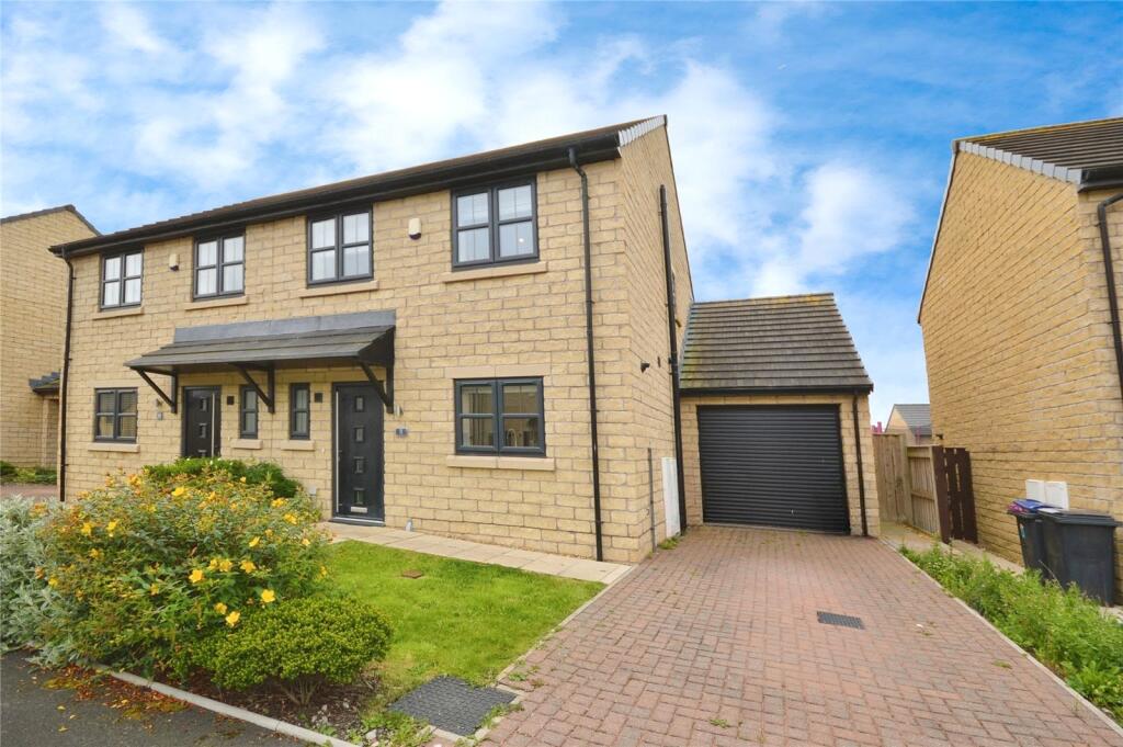 3 bedroom semi-detached house