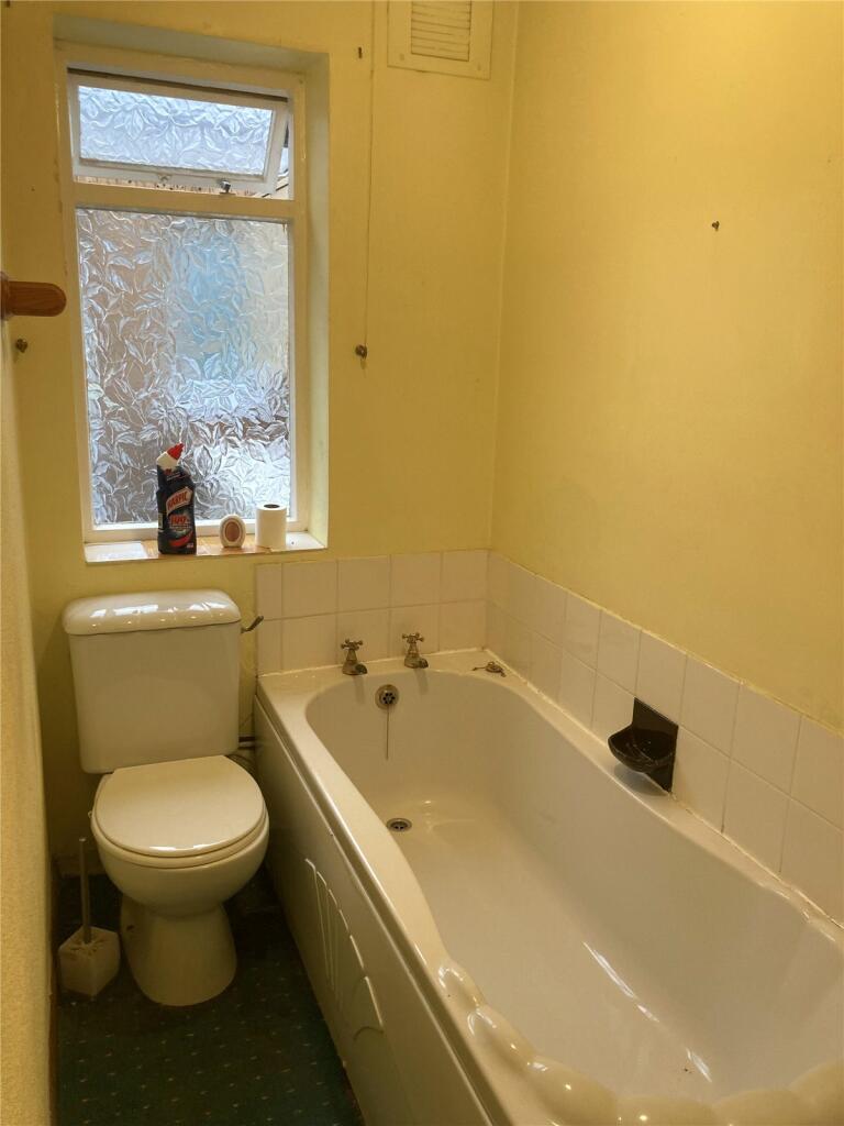 2 bedroom terraced house for sale in Sevenoaks Terrace, Cross Lane
