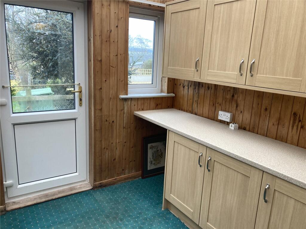 2 bedroom terraced house for sale in Sevenoaks Terrace, Cross Lane