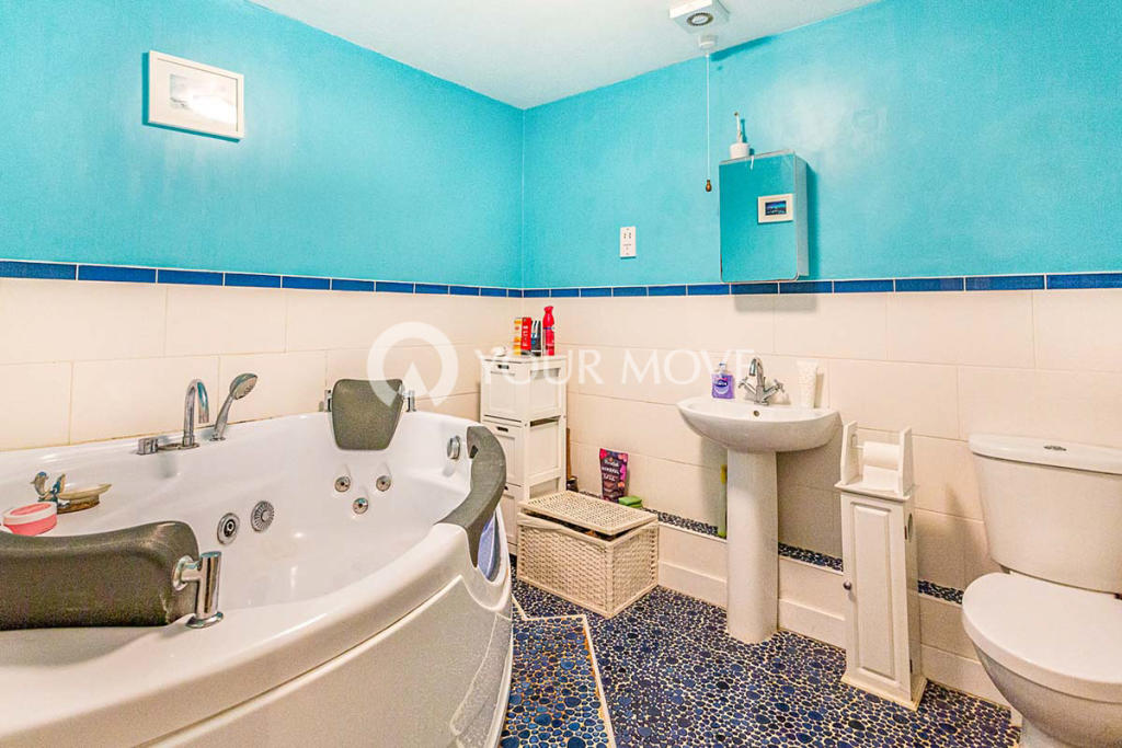 2 bedroom flat for sale in Collingwood Mansions, North Shields, Tyne