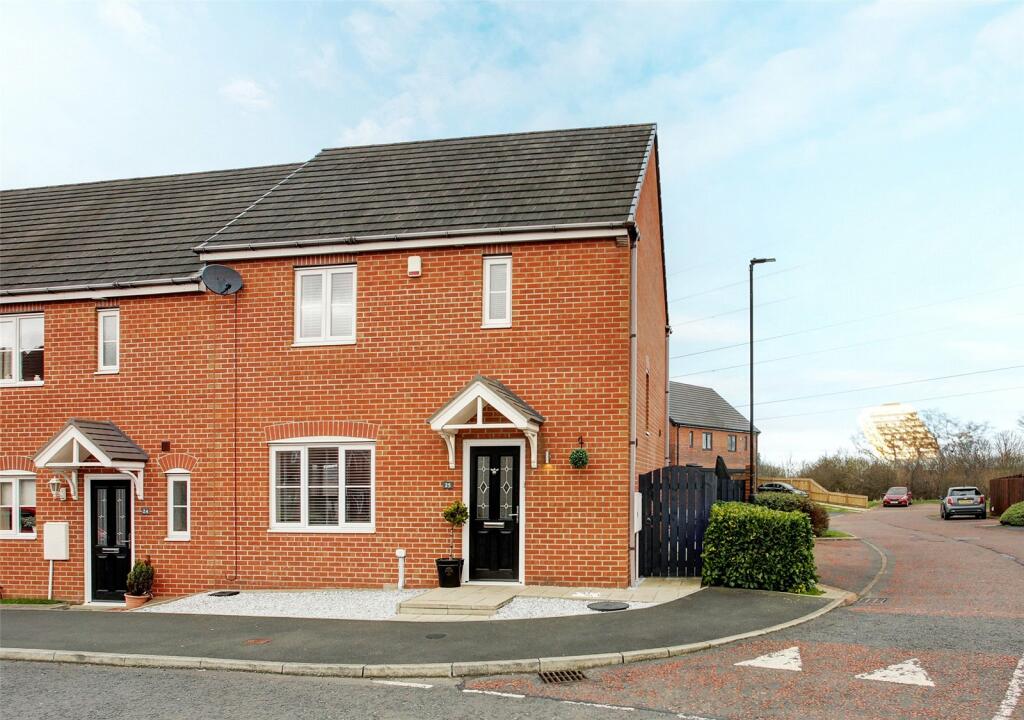 3 bedroom end of terrace house for sale in Bayfield, West Allotment