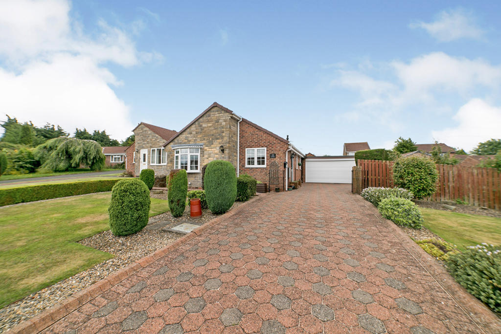 2 bedroom bungalow for sale in Heather Place, Crawcrook Ryton, Tyne and