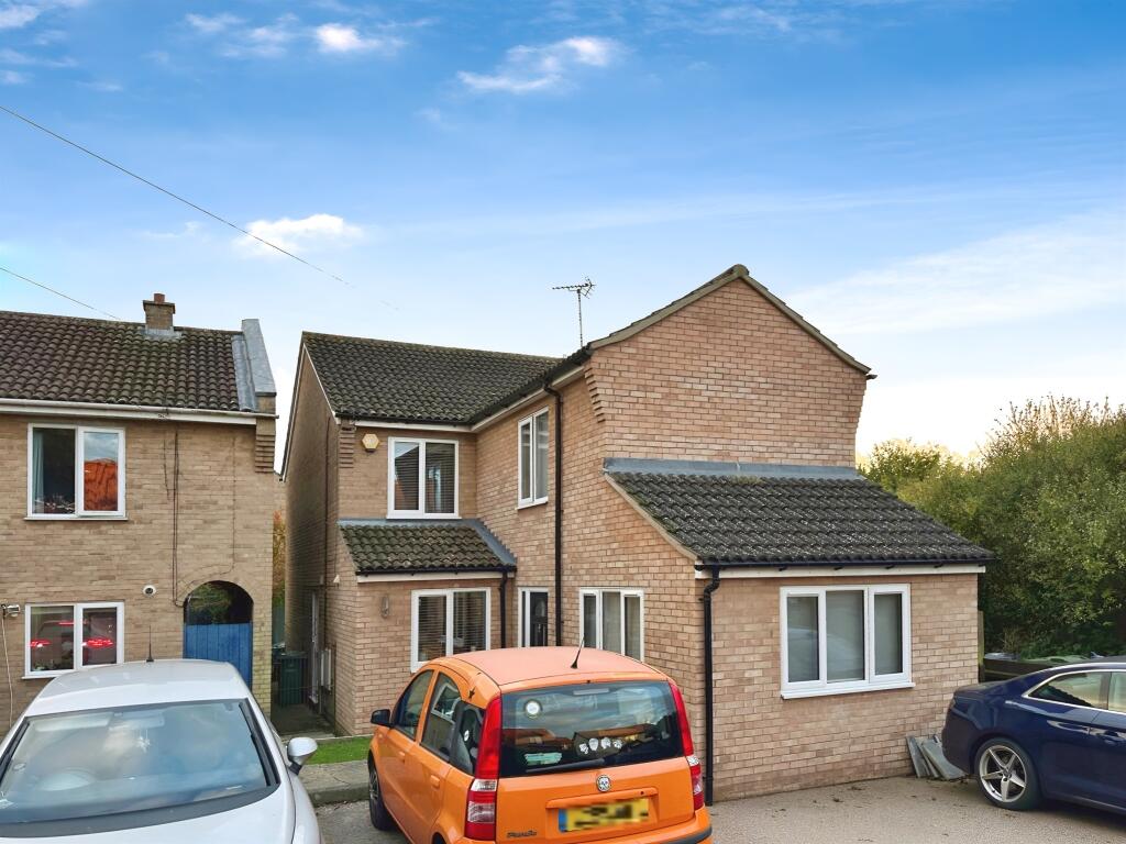 5 bedroom detached house for sale in Allotment Lane, Castor