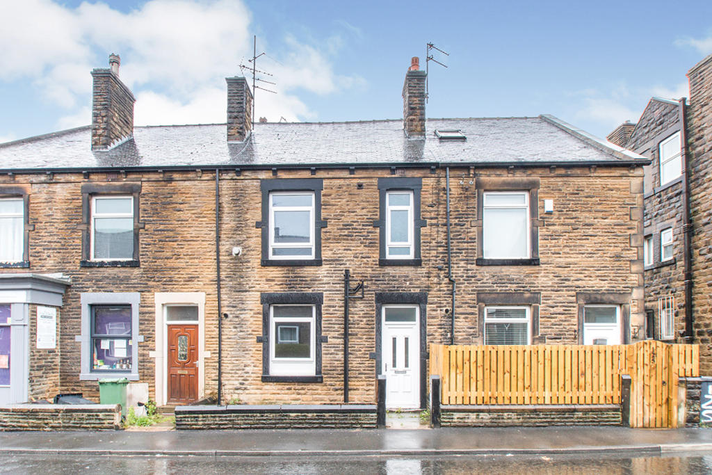 1 bedroom terraced house for sale in Fountain Street, Morley, Leeds