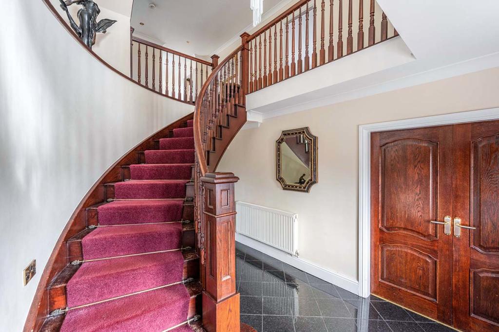 5 bedroom detached house for sale in Moss Road, Moss, Doncaster, DN6