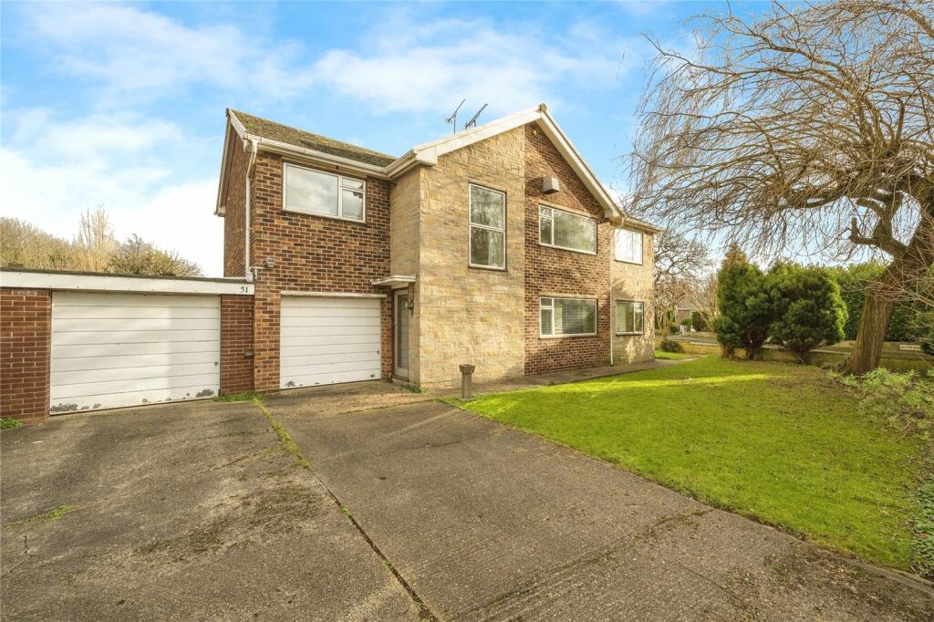 5 bedroom detached house for sale in Brompton Road, Sprotbrough