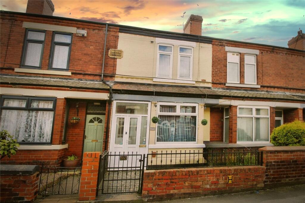 4 bedroom terraced house for sale in Urban Road, Hexthorpe, Doncaster