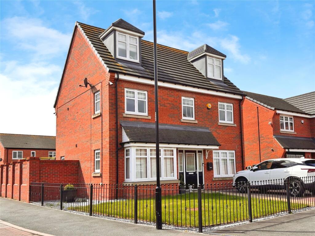 Main image of property: Heatherfields Crescent, New Rossington, Doncaster, South Yorkshire, DN11