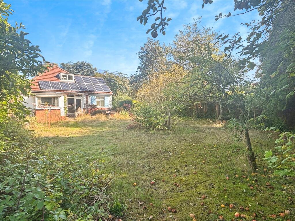 Main image of property: The Oval, Doncaster, South Yorkshire, DN4
