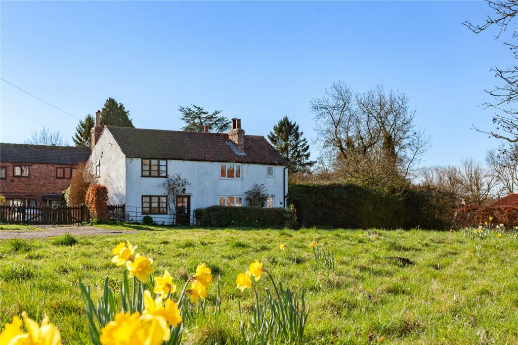 2 bedroom semidetached house for sale in Flaxton, York, North