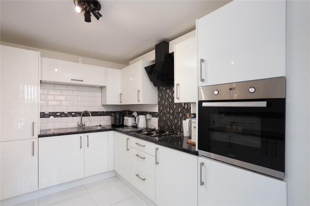 4 Bedroom Terraced House For Sale In Coningham Avenue, York, North ...