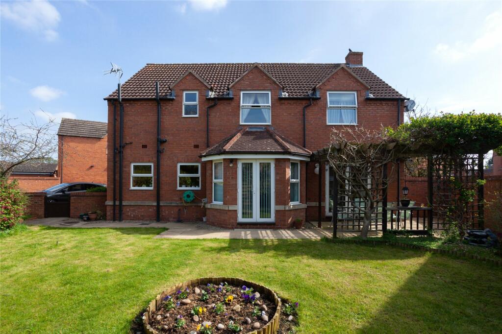 4 bedroom detached house for sale in Chaucer Lane, Strensall, York