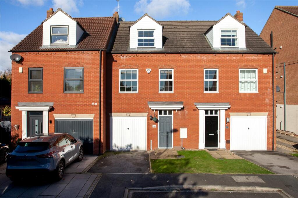 3 bedroom terraced house for sale in Mitchell Way, York, North Yorkshire, YO30