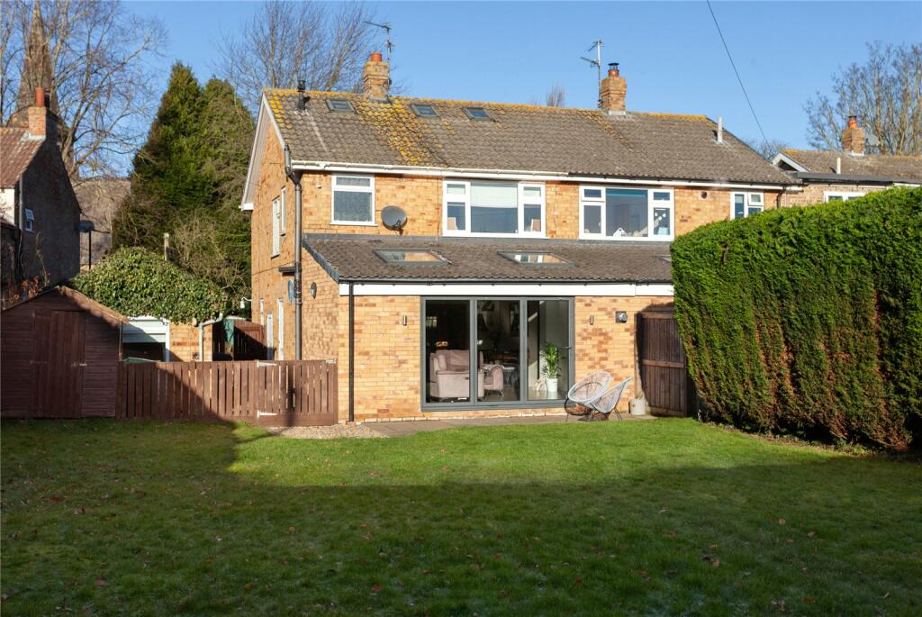 3 bedroom semidetached house for sale in Church Lane, Strensall, York