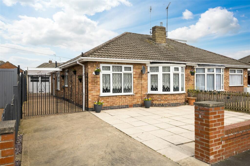 2 bedroom bungalow for sale in Brockfield Park Drive, York, North