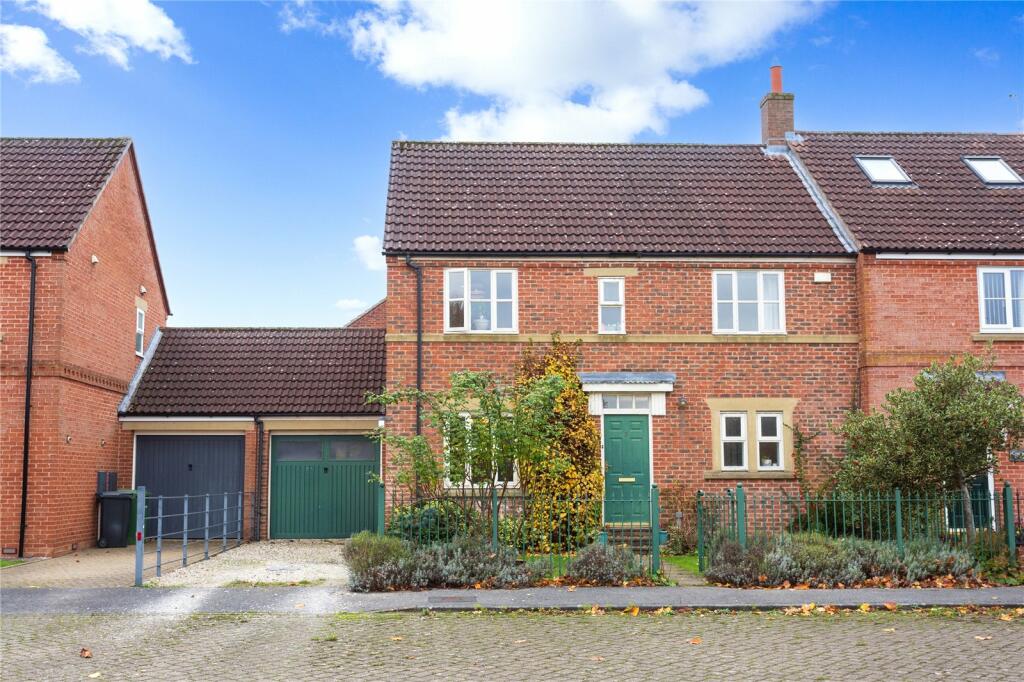3 bedroom semidetached house for sale in Redmayne Square, Strensall
