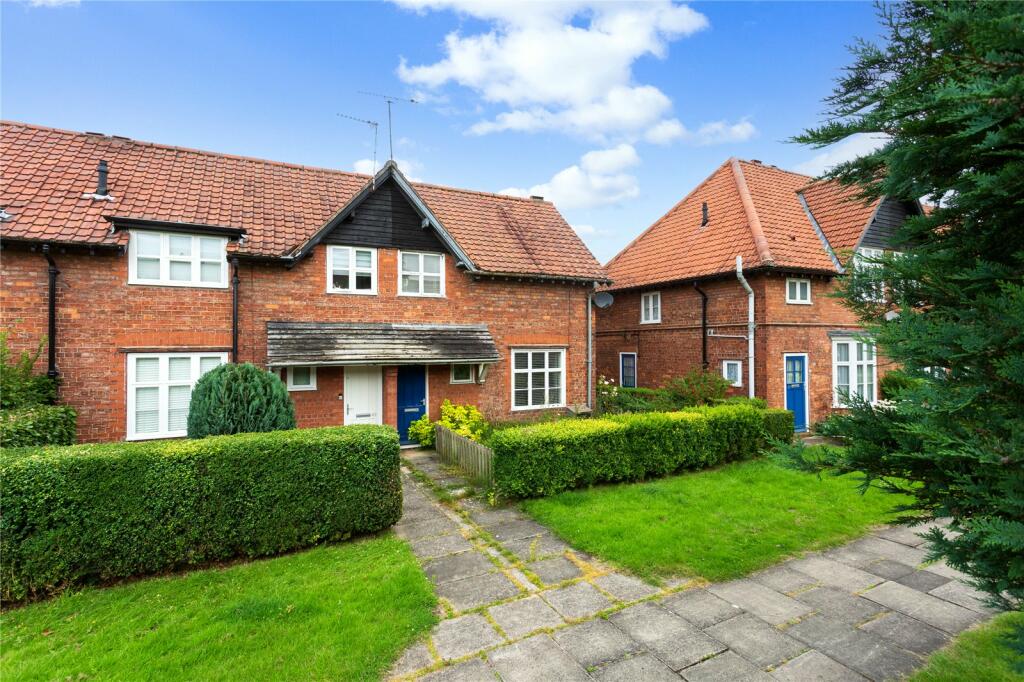 2 bedroom end of terrace house for sale in Chestnut Grove, New Earswick