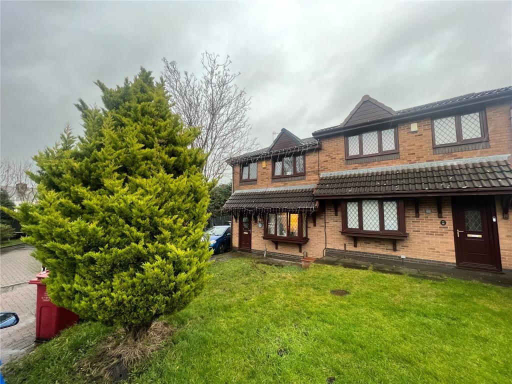 3 bedroom semidetached house for sale in Heys Court, Blackburn