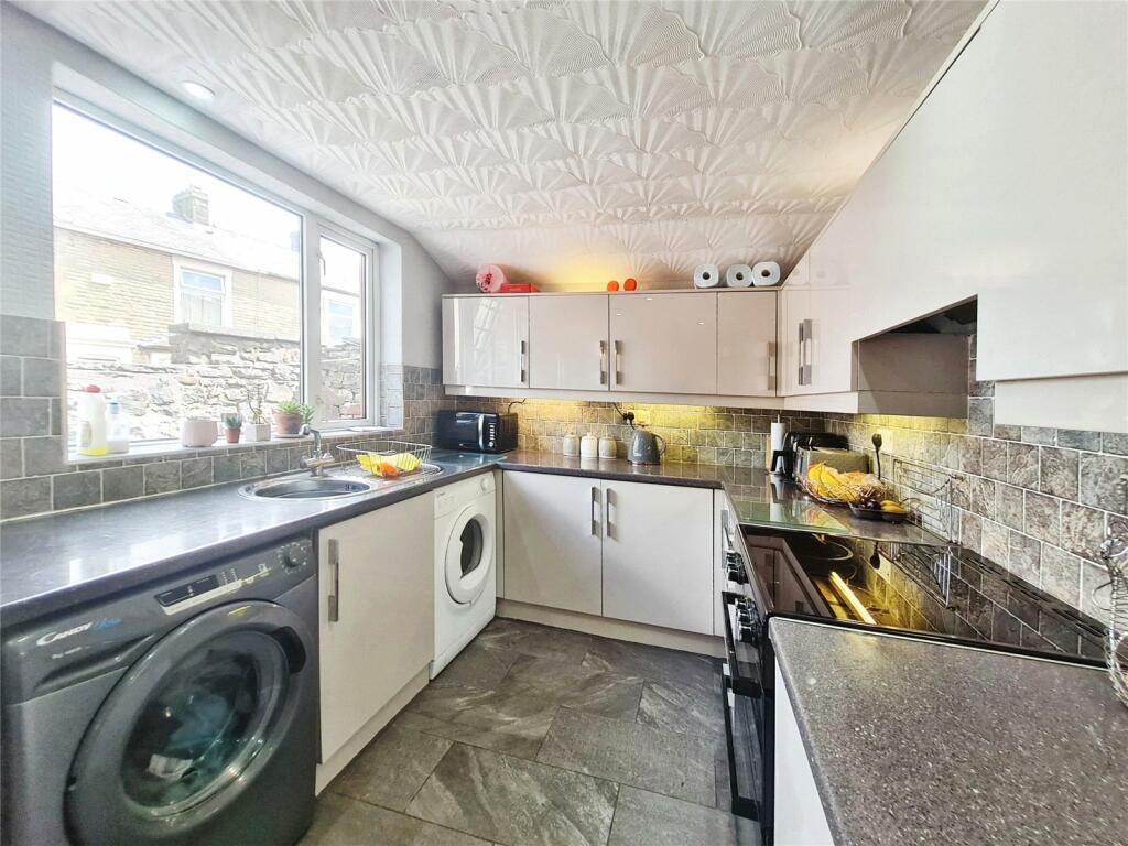 Additional property image - Earnsdale Road, Darwen, Lancashire, BB3