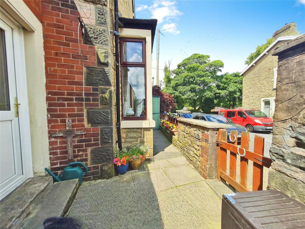 Additional property image - Earnsdale Road, Darwen, Lancashire, BB3