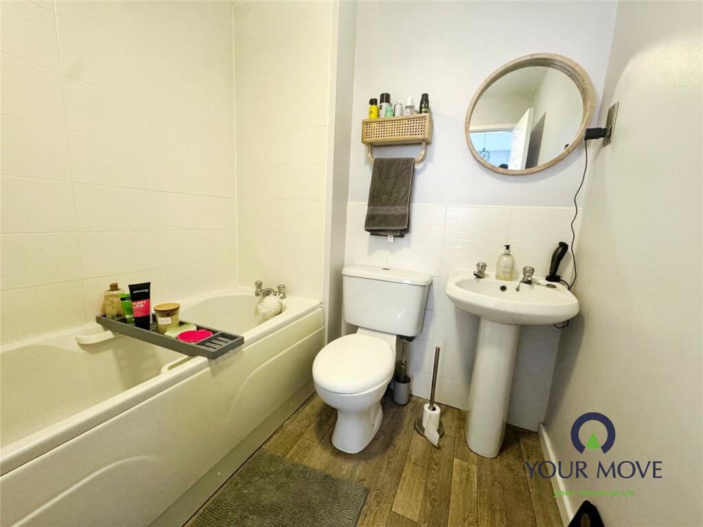 Additional property image - Gifford Way, Darwen, Lancashire, BB3