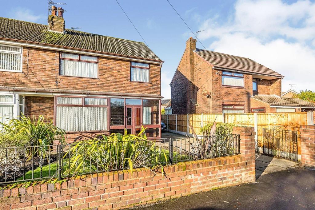 3 bedroom semidetached house for sale in Daniels Lane, Skelmersdale