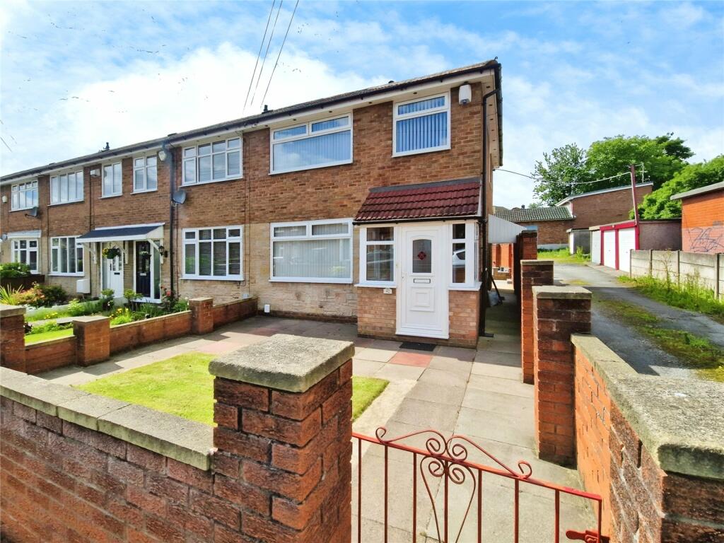 3 bedroom end of terrace house for sale in Brackley Street, Worsley, Manchester, Greater