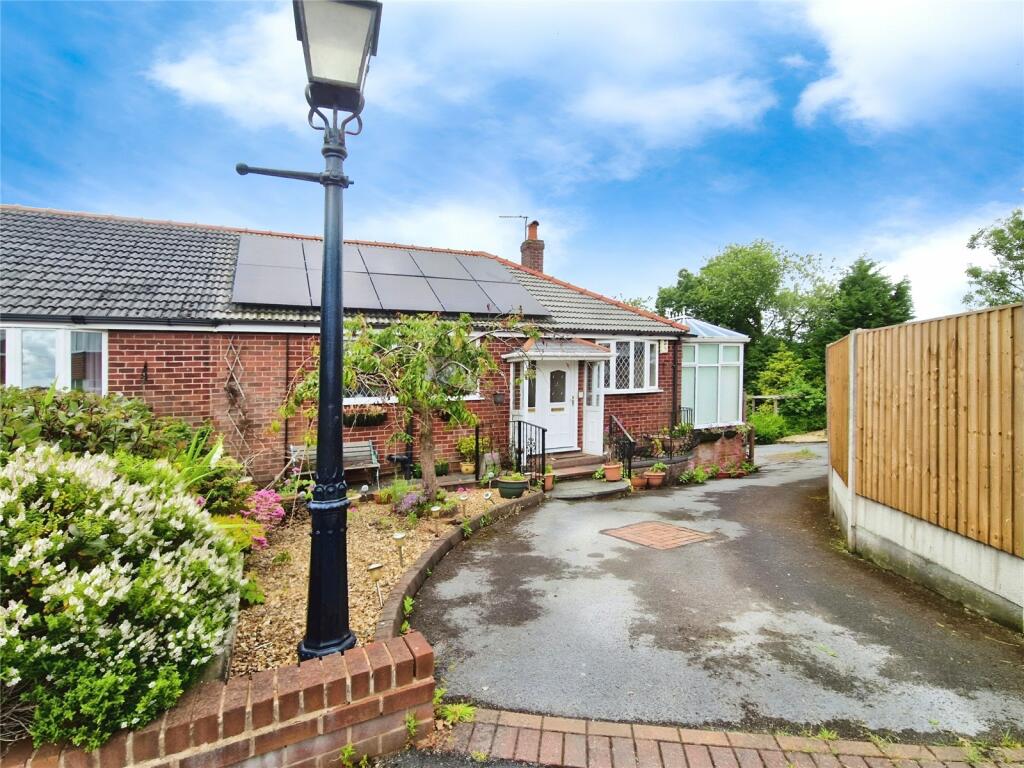 2 bedroom bungalow for sale in Corrie Drive, Kearsley, Bolton, BL4