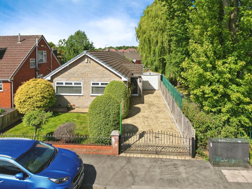 Main image of property: Parr Fold Avenue, Worsley, Manchester, Greater Manchester, M28
