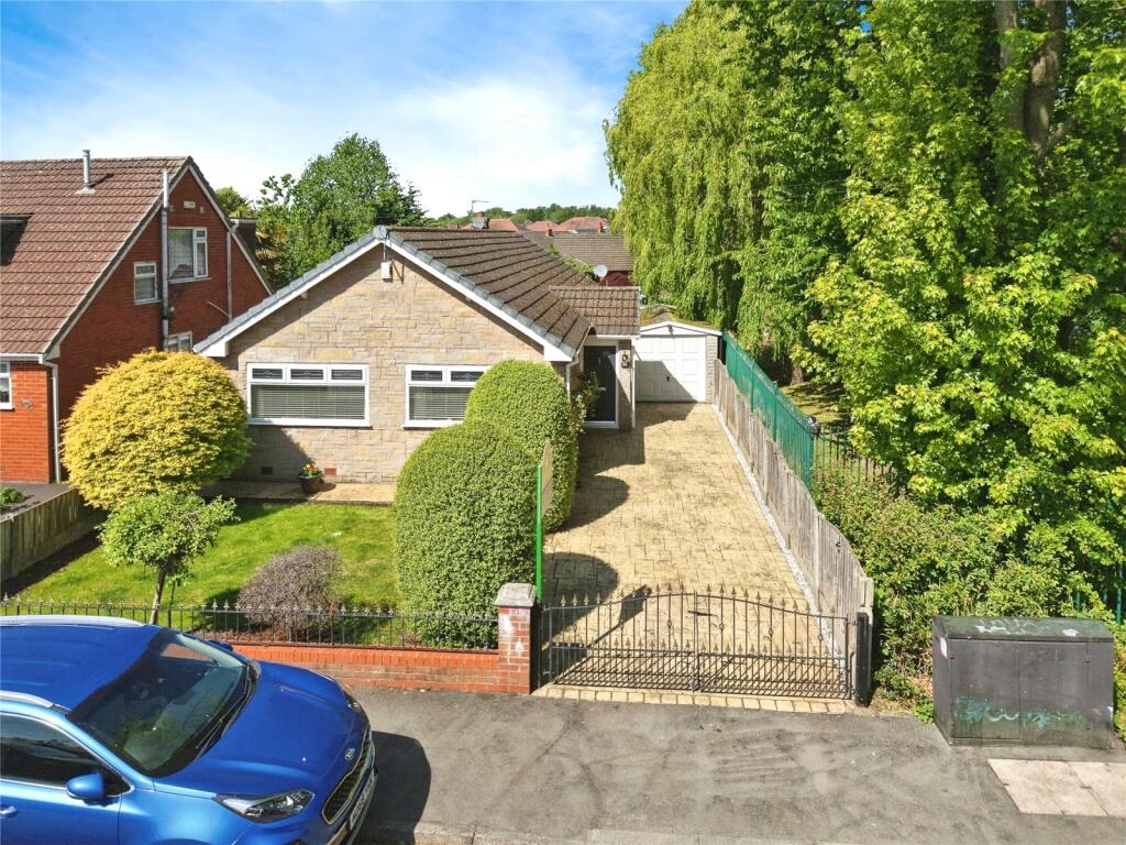 Main image of property: Parr Fold Avenue, Worsley, Manchester, Greater Manchester, M28